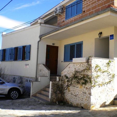 Villa Maria Нин Екстериор снимка