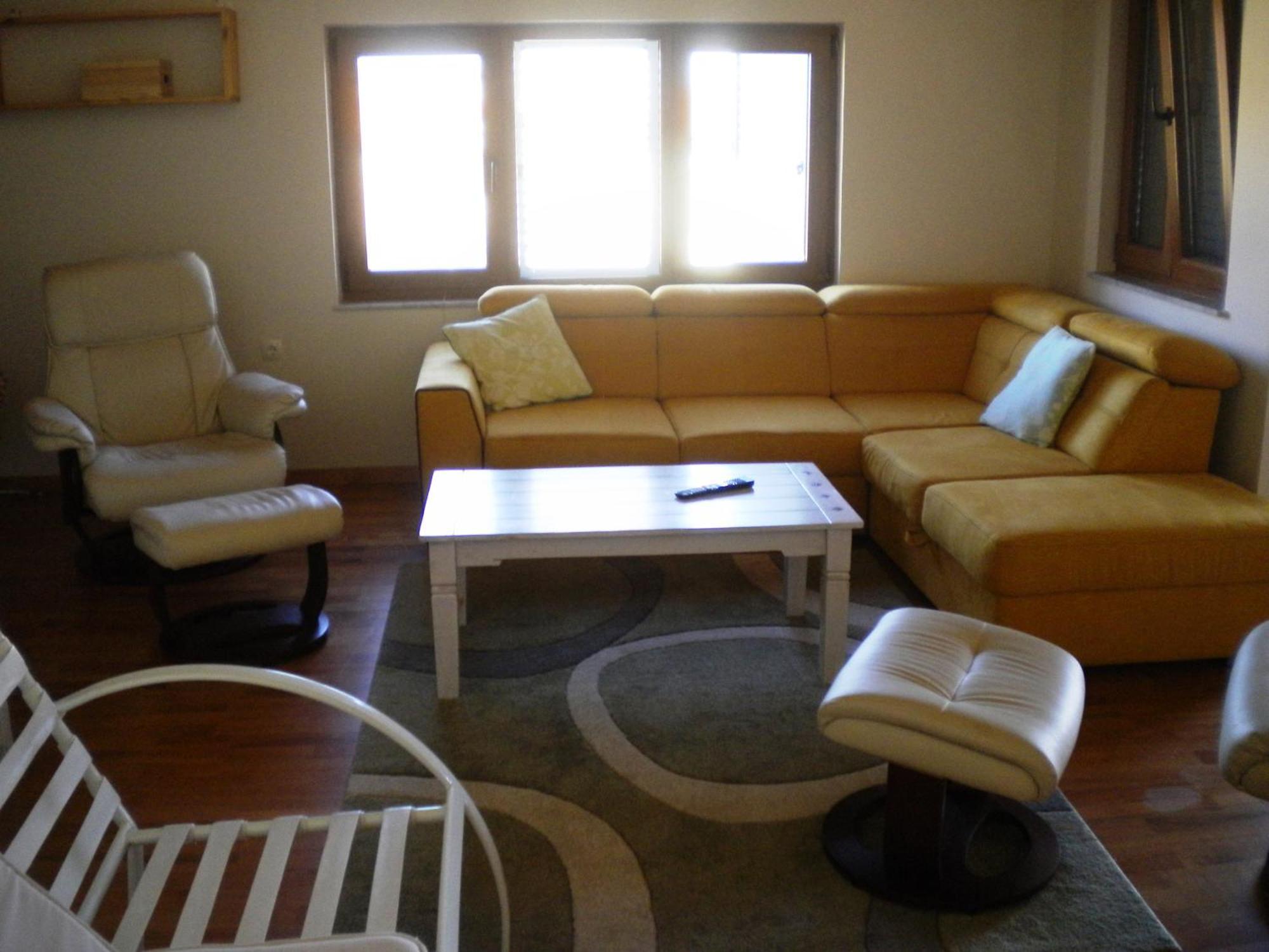 Villa Maria Нин Екстериор снимка
